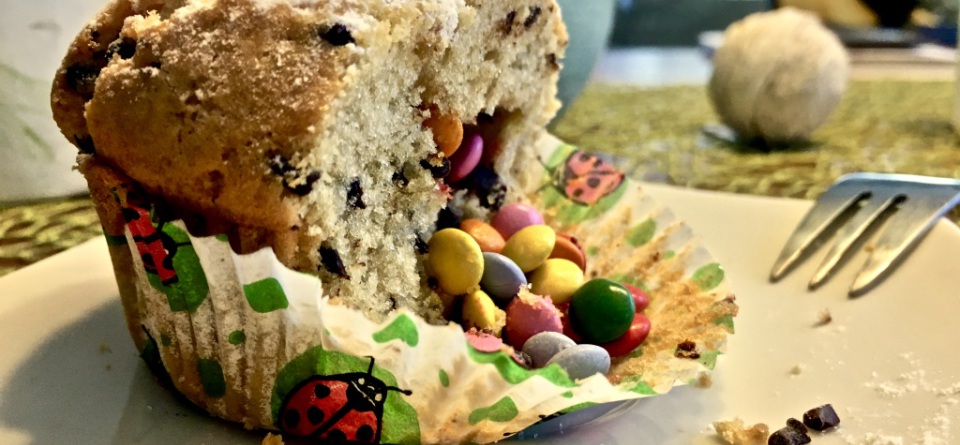 Konfetti-Muffins (mit Smarties gefüllt) – Omas Rezeptewelt