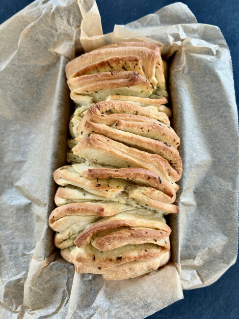 Faltenbrot mit Bärlauchbutter 🍞– Omas Rezeptewelt