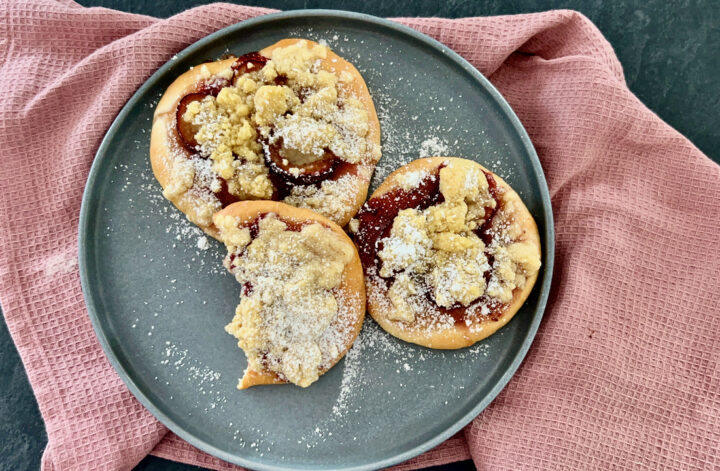 Zwetschgen-Streusel-Taler