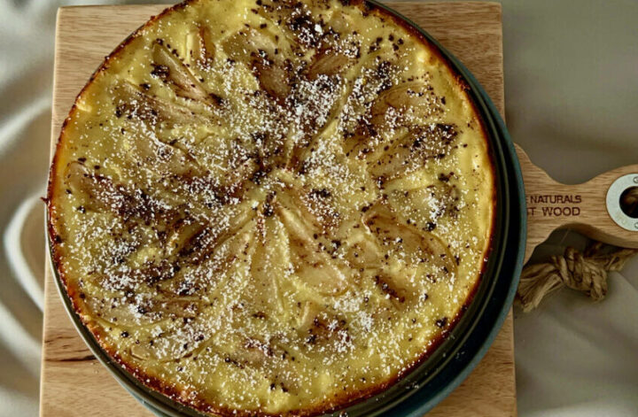 Weitere 35 Minuten backen, bis der Teig goldbraun ist