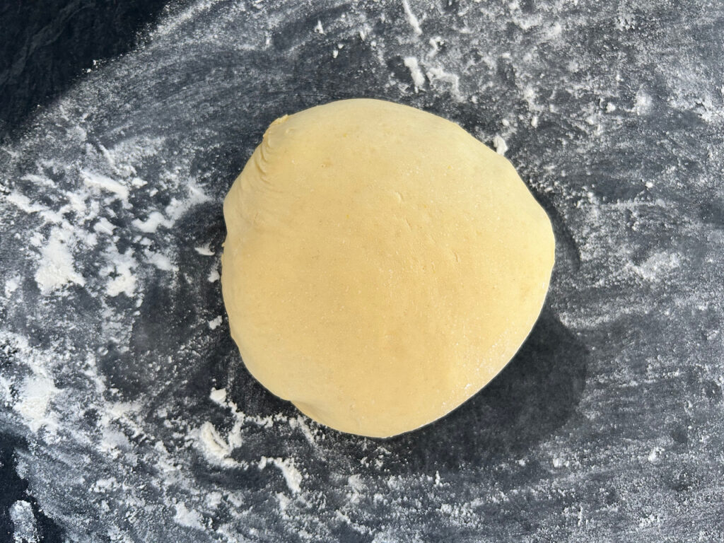 Hefeteig zubereiten