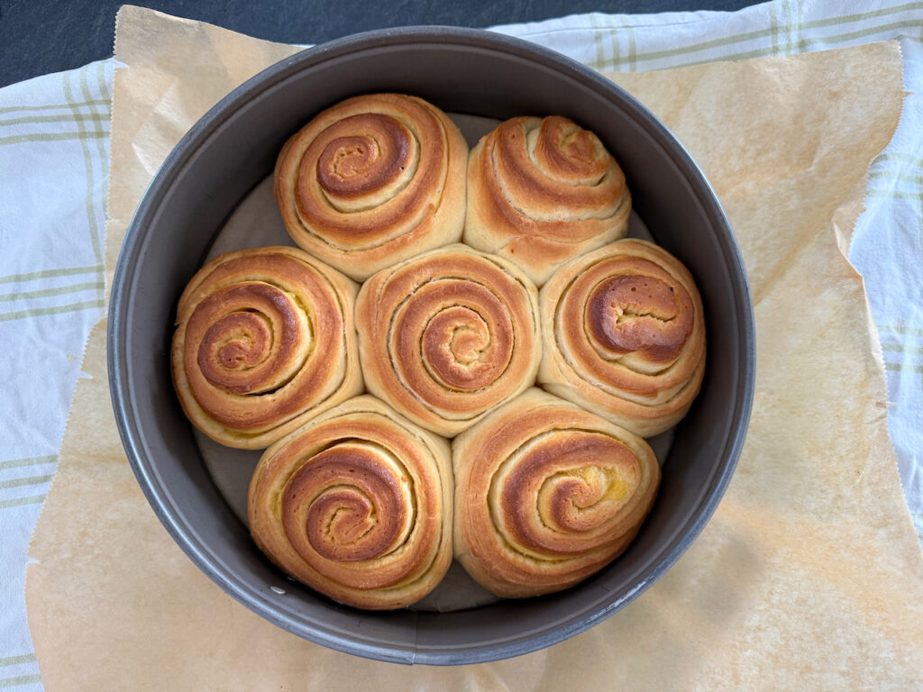 Bei 175°C etwa 35 Minuten backen