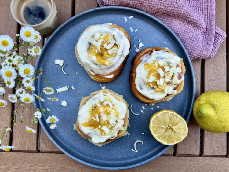 Zitronen-Buttermilch-Schnecken