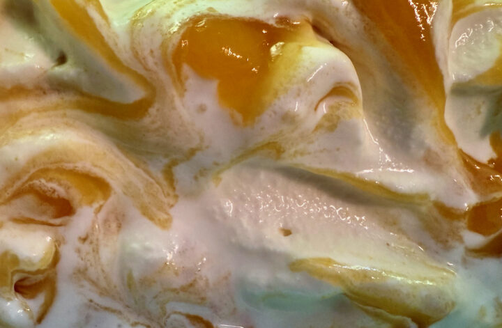 Buttermilch-Zitroneneis