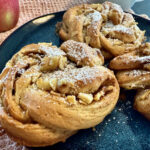 Apfel-Walnuss-Zimtschnecken